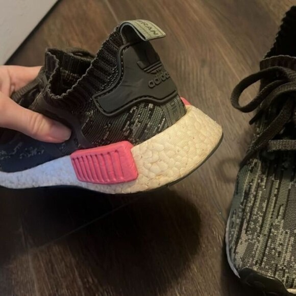 Adidas NMD_R1 primeknit tennishoes sz5 - Picture 4 of 6